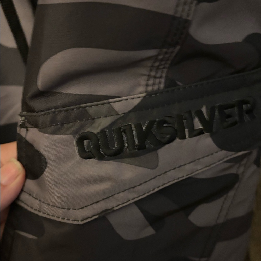 Quiksilver Men's Camo Swim Shorts - Black 33 - Picture 6 of 8